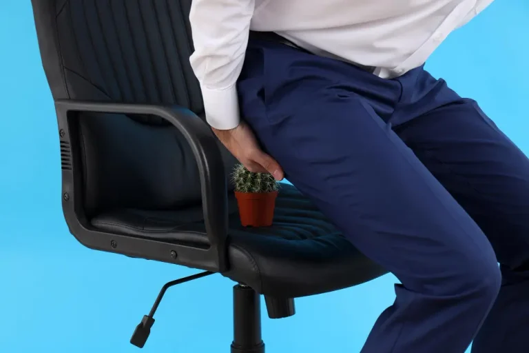 When to Consult a Doctor for Piles: Warning Signs You Shouldn’t Ignore